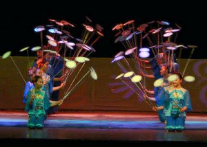 Chinese plate jugglers